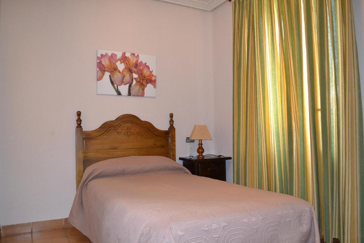 Hostal Aribel Longinos Cercedilla Kültér fotó