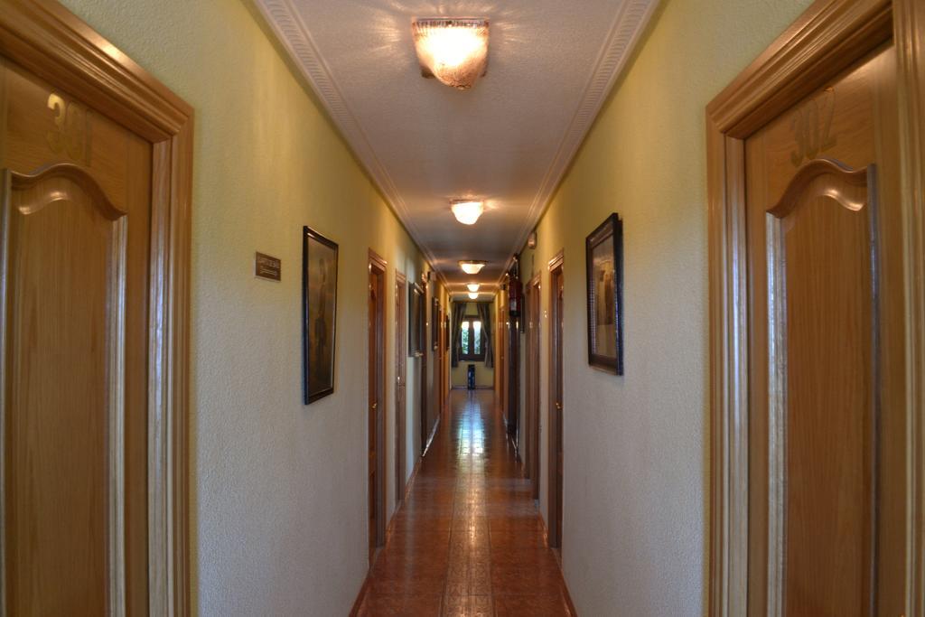 Hostal Aribel Longinos Cercedilla Szoba fotó