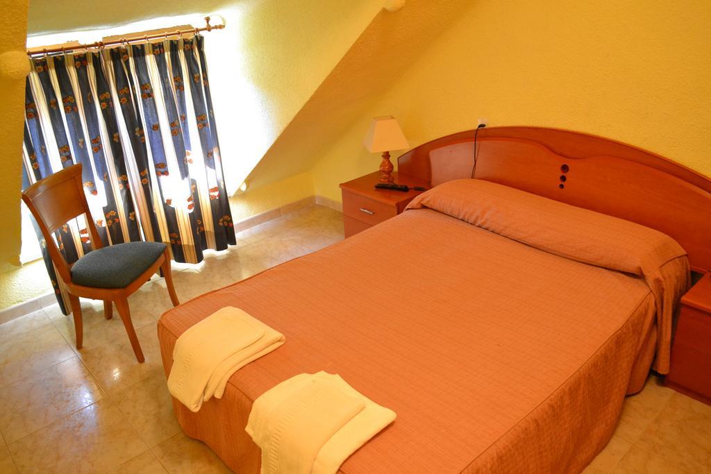 Hostal Aribel Longinos Cercedilla Szoba fotó