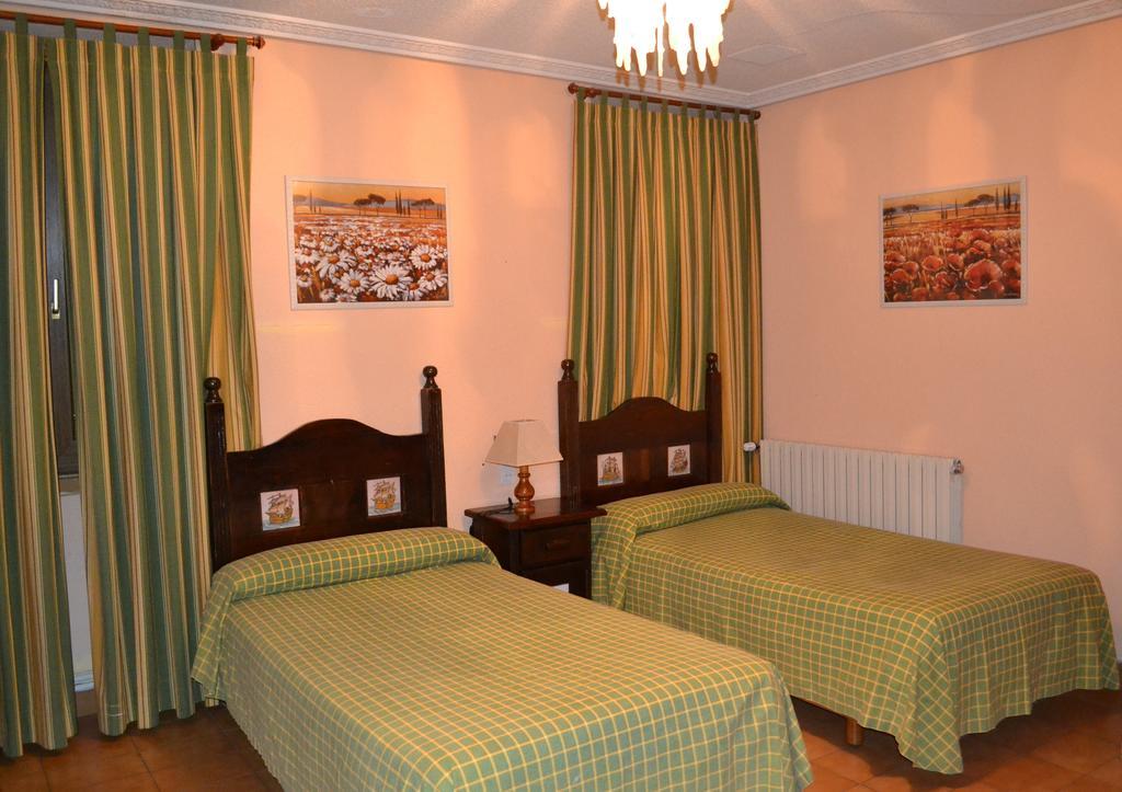 Hostal Aribel Longinos Cercedilla Kültér fotó