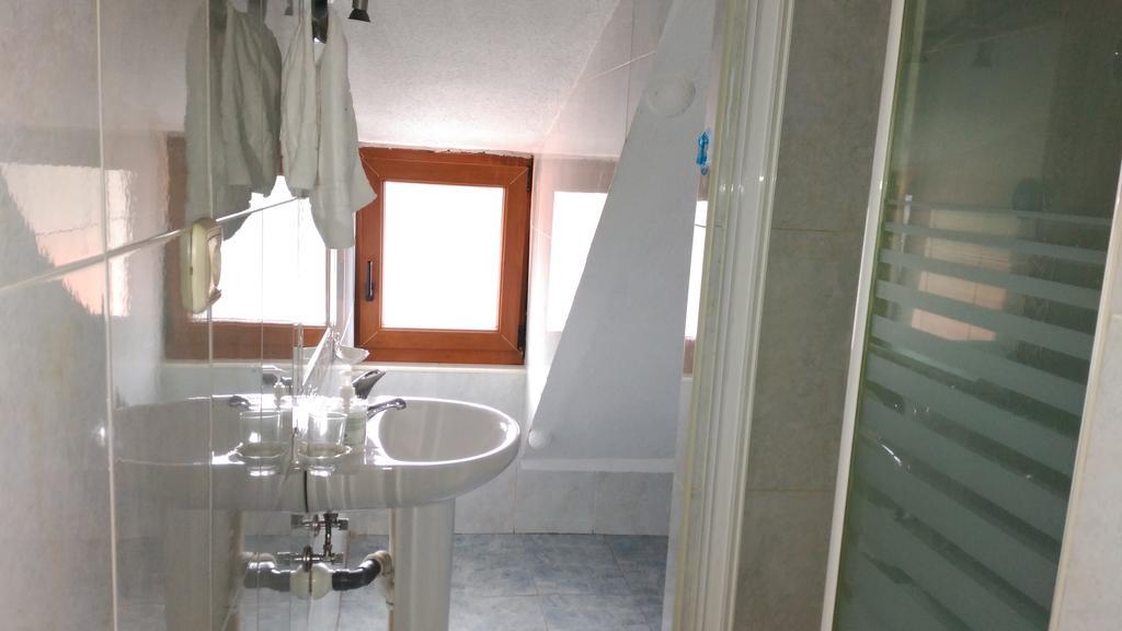 Hostal Aribel Longinos Cercedilla Kültér fotó