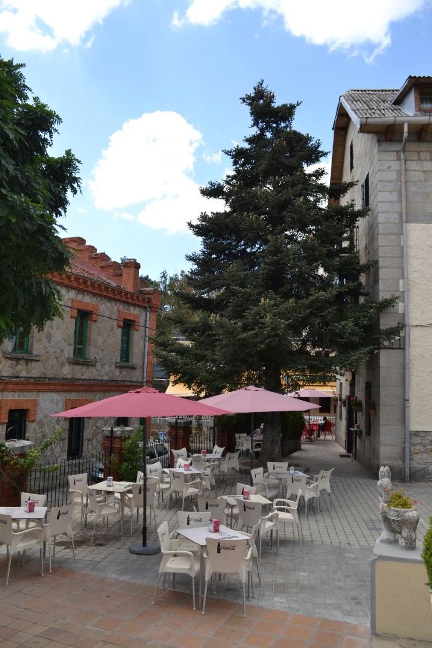 Hostal Aribel Longinos Cercedilla Kültér fotó