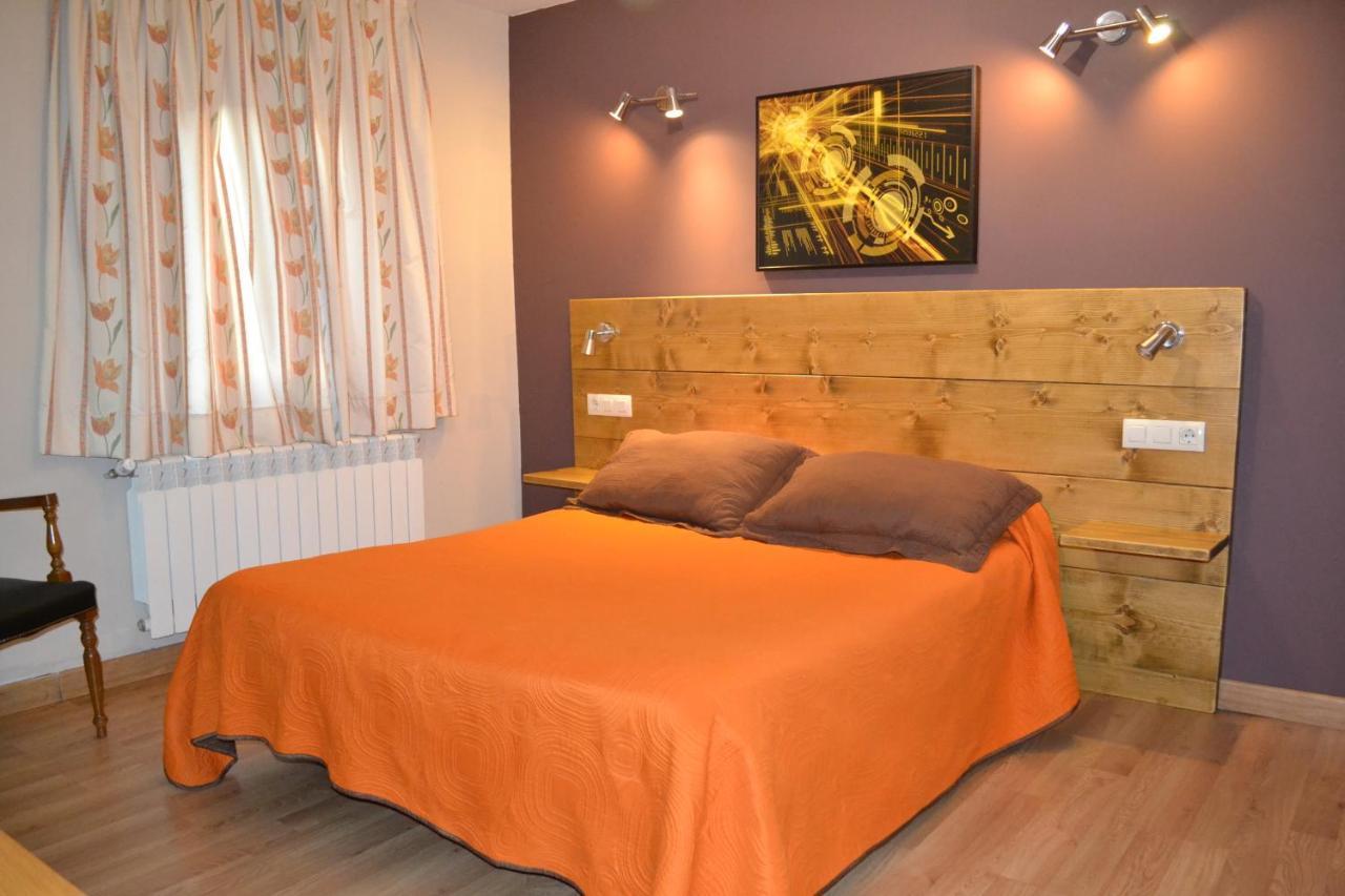 Hostal Aribel Longinos Cercedilla Kültér fotó