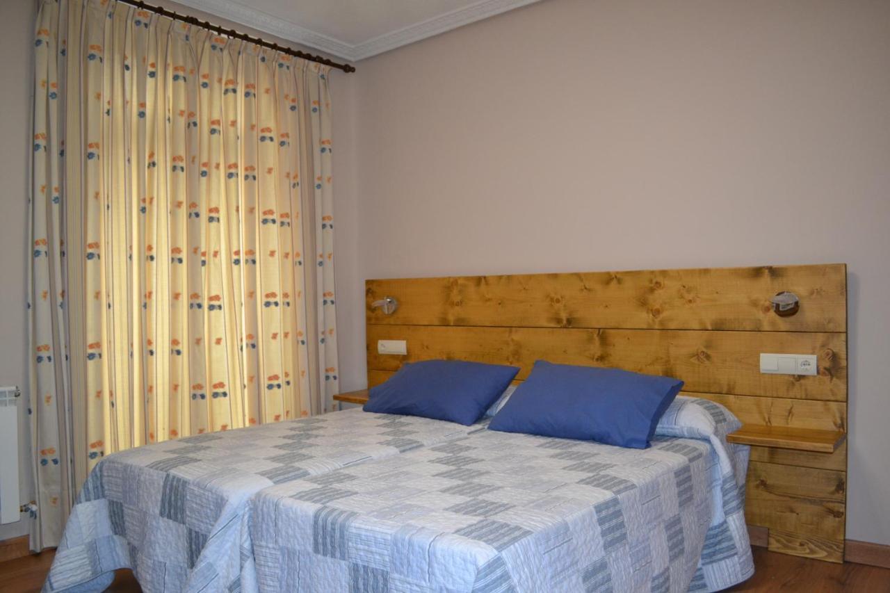 Hostal Aribel Longinos Cercedilla Kültér fotó